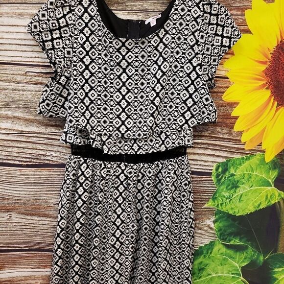 Bongo scoop neck Short Sleeve Dress Med Pre-owned - Picture 1 of 7